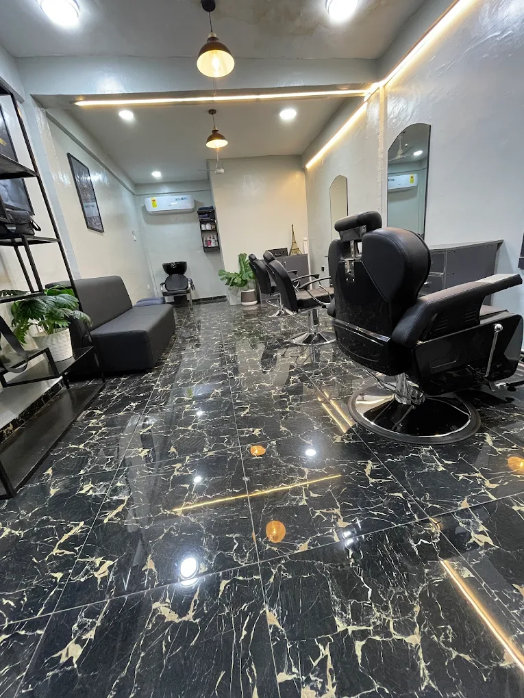 Premium barbershop atmosphere